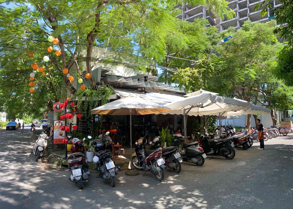 SANG NHƯỢNG QUÁN CAFE GÓC 2 MẶT TIỀN