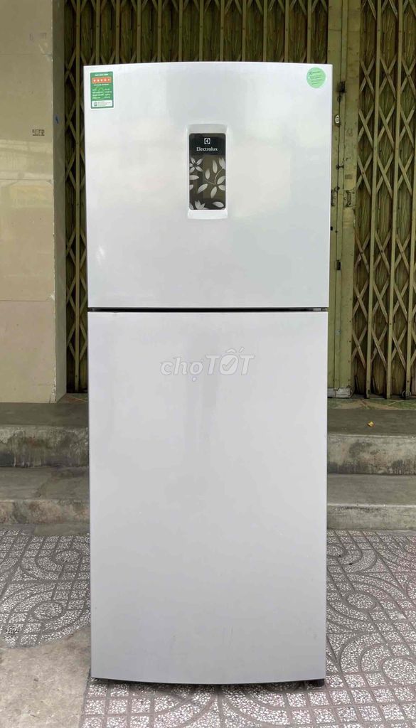 Tủ lạnh Electrolux 211 lít nhẹ điền cần bán⭐️