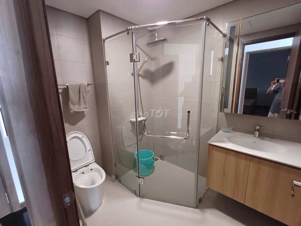 Квартира Vo Van Kiet в аренду в Бинь Тане - 78 м², 2 спальни, 2 туалета, роскошная мебель
