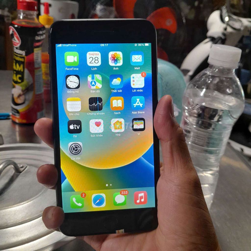  iPhone 8 Plus 64GB qtế nguyên zin chính chủ . Mua bán Điện thoại tại Quận Ô Môn Cần Thơ được đăng bởi NGUYỄN QUỐC TOÀN  hình 1
