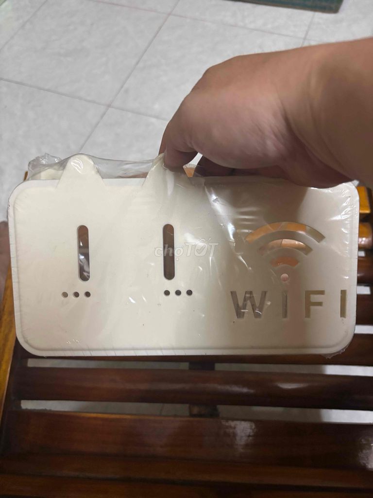 kệ nhựa treo để các cục mạng wifi tv box. Mua bán Tủ, kệ gia đình tại Quận Tân Phú Tp Hồ Chí Minh được đăng bởi Trần Vinh hình 1