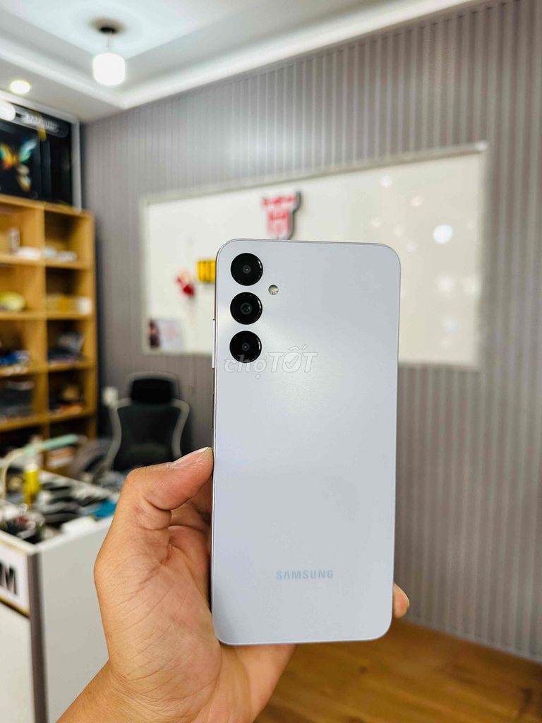 Samsung A05S Trắng. Mua bán Điện thoại tại Quận Liên Chiểu Đà Nẵng được đăng bởi Hoàng Tú Mobile hình 1