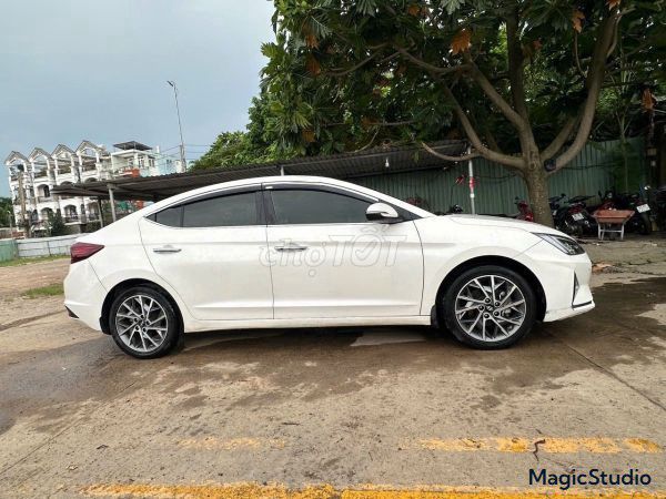 Hyundai Elantra 2.0 AT 2021 - 427 Triệu