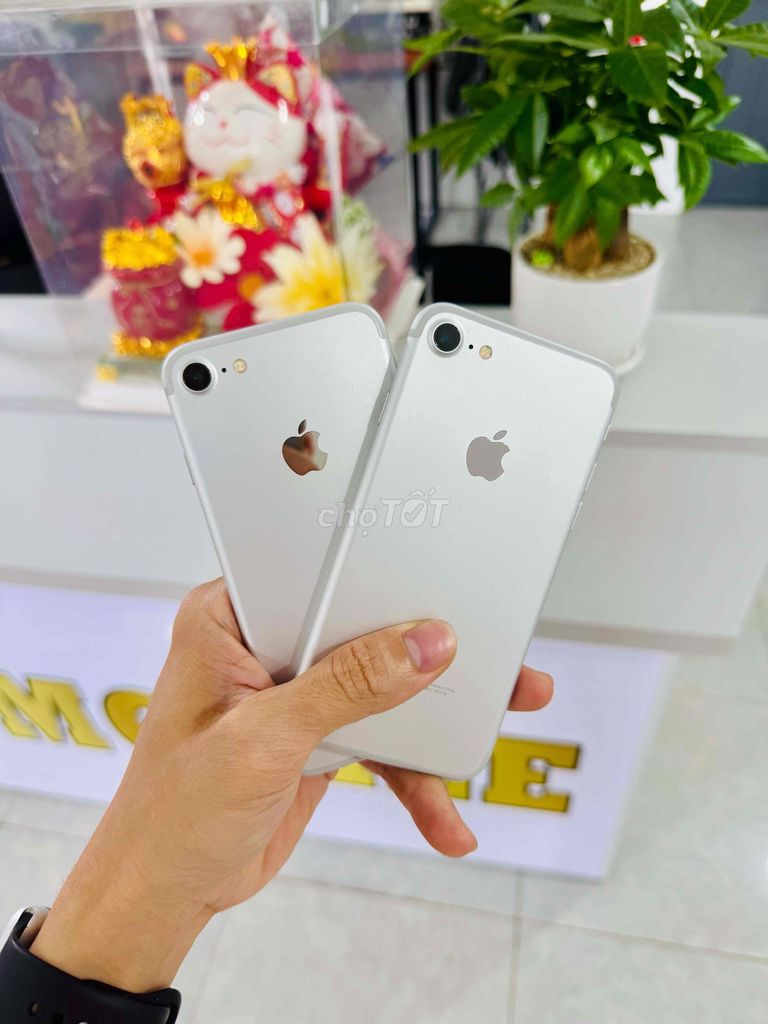 Apple iPhone 7 32GB Bạc Quốc tế Kèm sạc. Mua bán Điện thoại tại Quận Ninh Kiều Cần Thơ được đăng bởi nguyễn tấn hoài hình 1