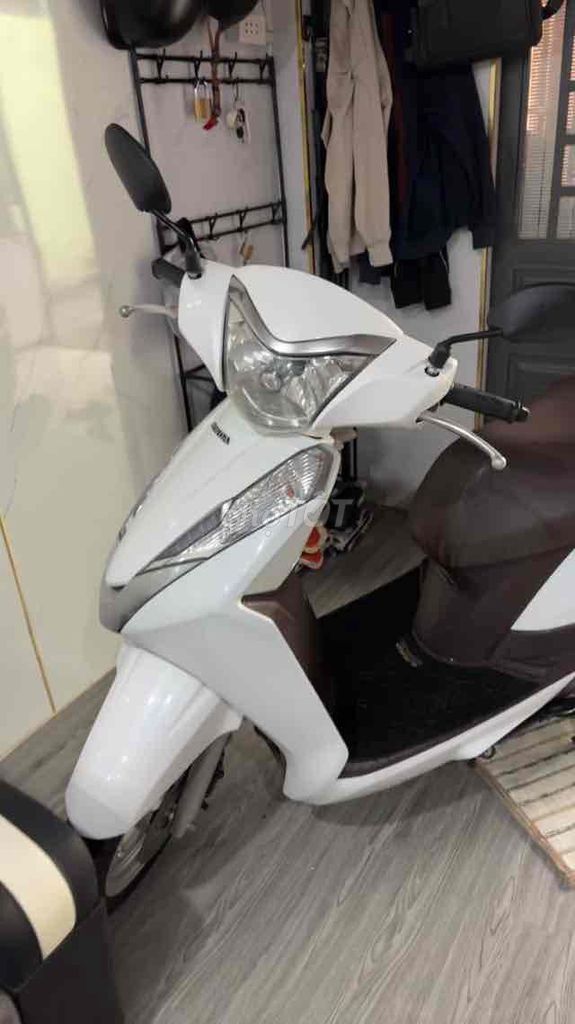 Honda Lead 2017 Trắng Xe zin...Nhanh gọn có fix. Mua bán Xe máy tại Thành phố Biên Hòa Đồng Nai được đăng bởi Bảo Huy hình 6