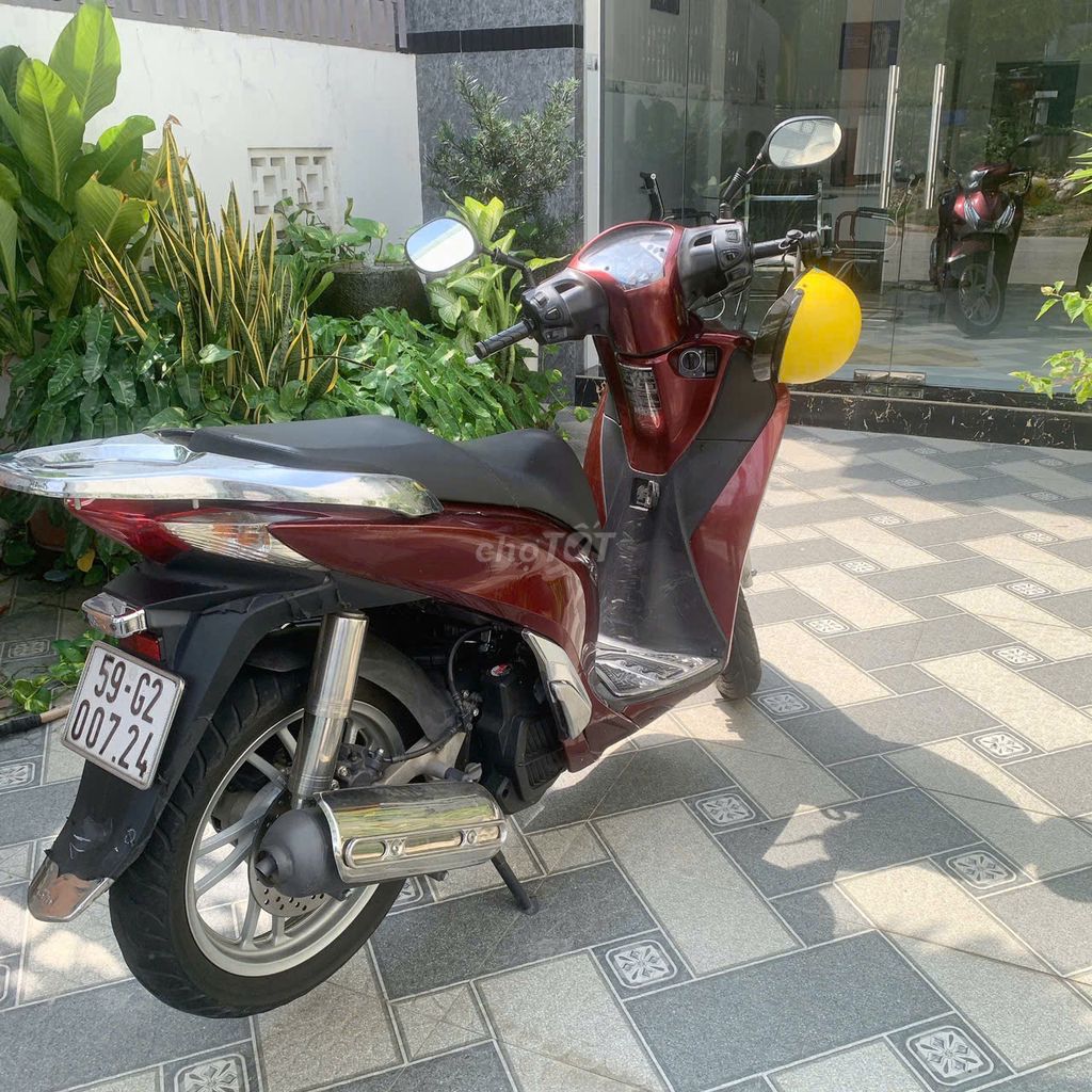 Honda SH 2018 màu Đỏ. Mua bán Xe máy tại Thị xã Bến Cát Bình Dương được đăng bởi Thường hình 1