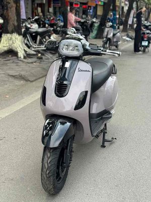 vespa xám anh hồng bình lướt mới thay. Mua bán Xe điện tại Quận Cầu Giấy Hà Nội được đăng bởi Xe Điện 257 Hoàng Quốc Việt 