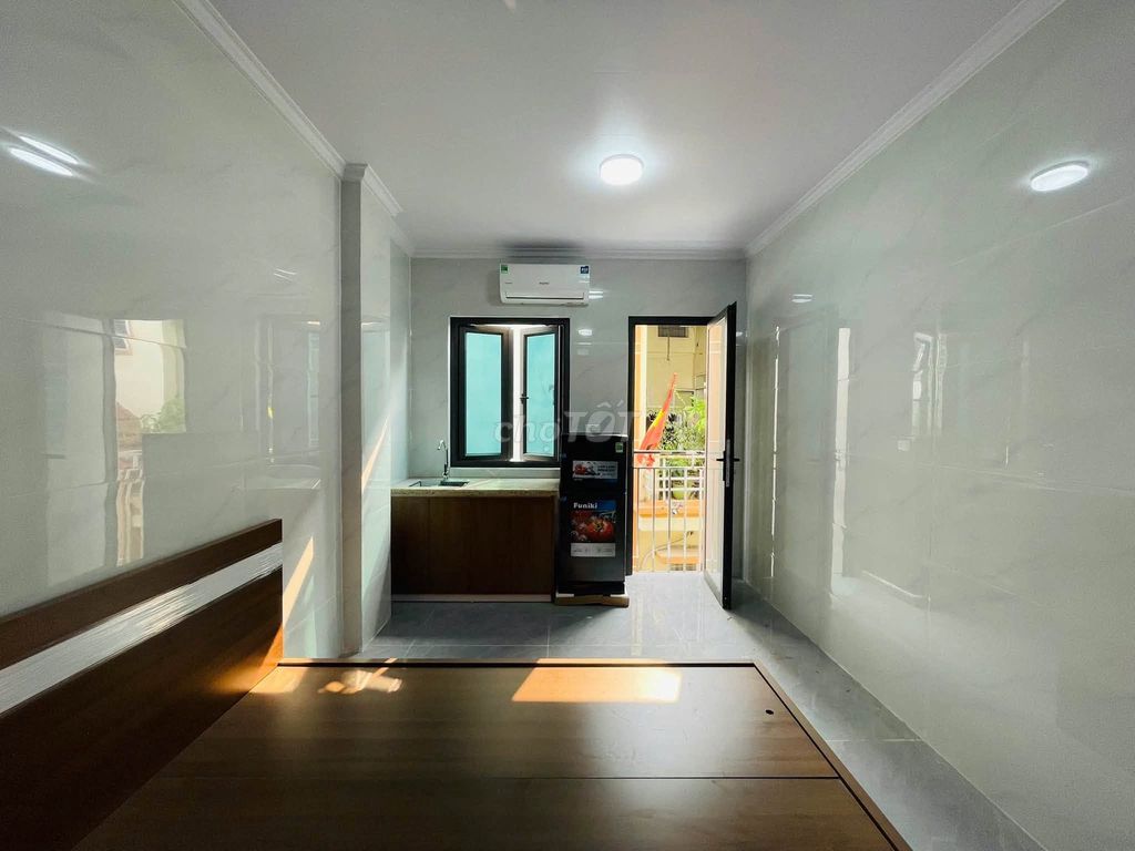 Phòng mới tinh ô tô đỗ cửa Cầu Diễn 4 triệu