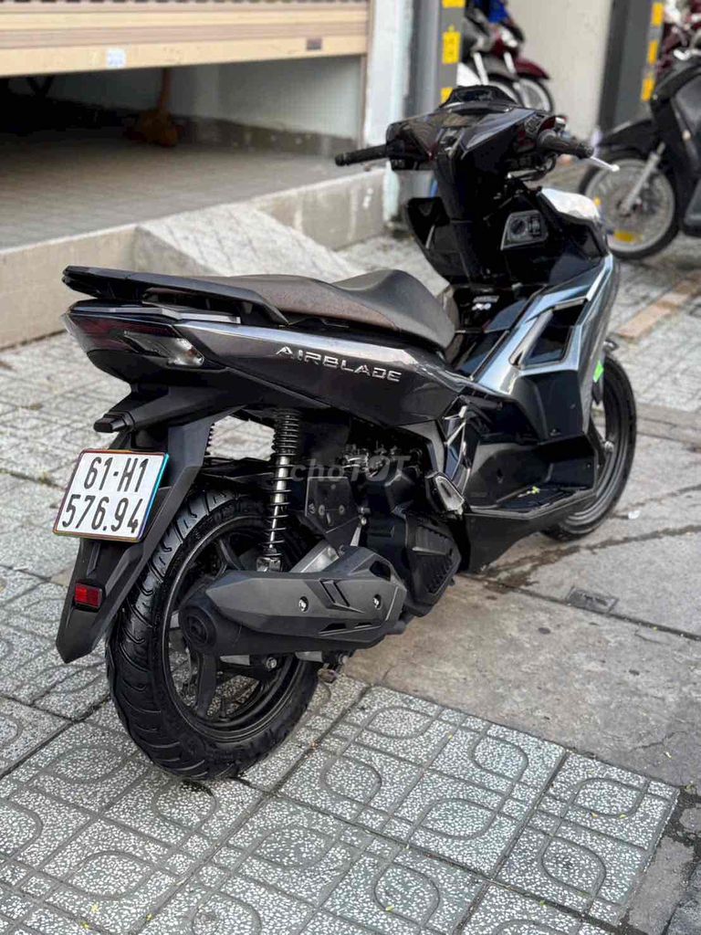 Honda Air Blade 150 ABS Xám đen siêu đẹp. Mua bán Xe máy tại Quận Gò Vấp Tp Hồ Chí Minh được đăng bởi CHXM 86 chuyên bán xe trả góp hình 7