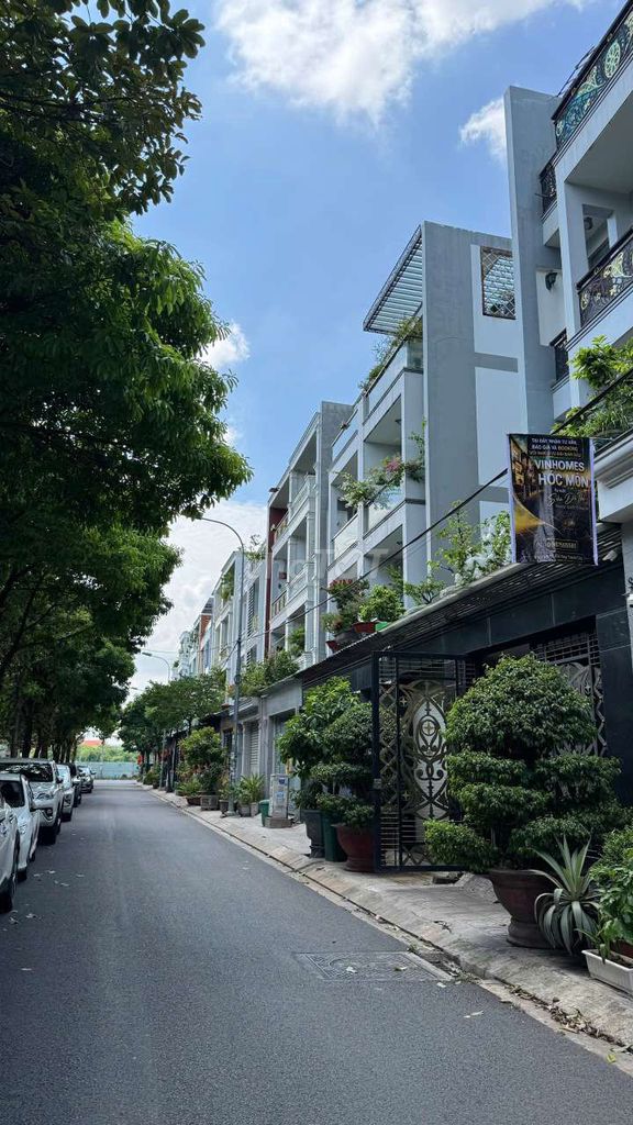 Nhà Phố 7m x 18m. 3 Tầng View Công Viên KDC VIP Hiệp Thành city