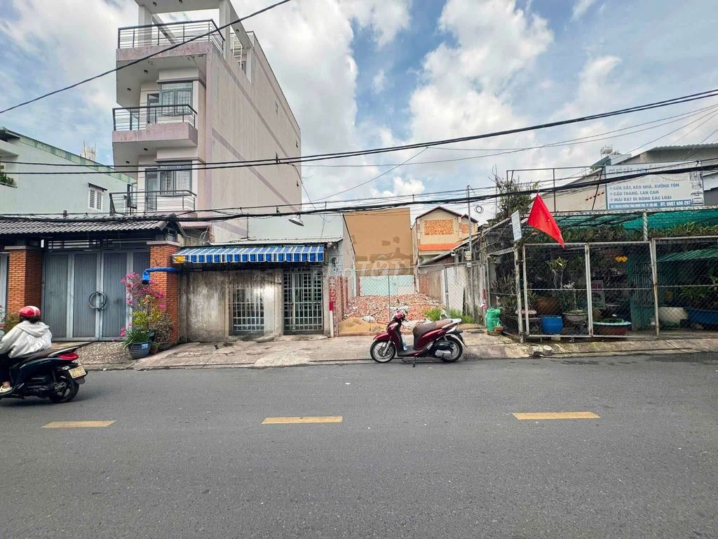ĐẤT MẶT KINH DOANH GẦN LÊ VĂN VIỆT 