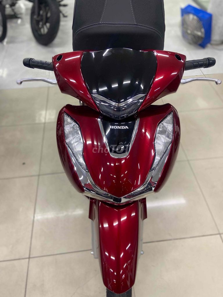 Honda SH 150 2022, красный
