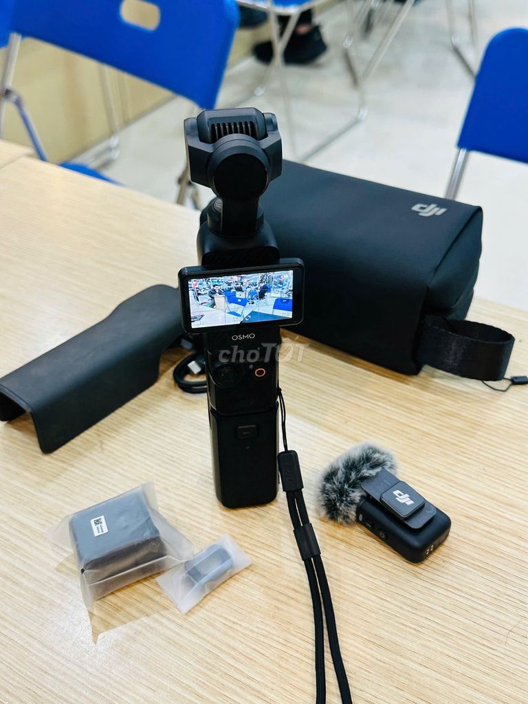 DJI POCKET 3 BẢN COMBO CÓ MÍC RỜI LÀM VLOG TIKTOK. Mua bán Máy ảnh, Máy quay tại Quận Đống Đa Hà Nội được đăng bởi Hoàng Táo Store hình 1