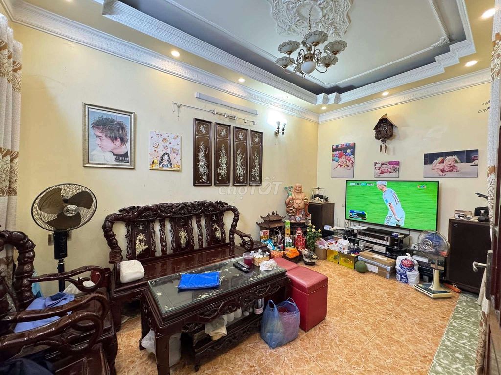 7 tỷ phố Đại La, Lô Góc 38m*5T trước nhà 3m, dân xây SĐCC, QH ổn