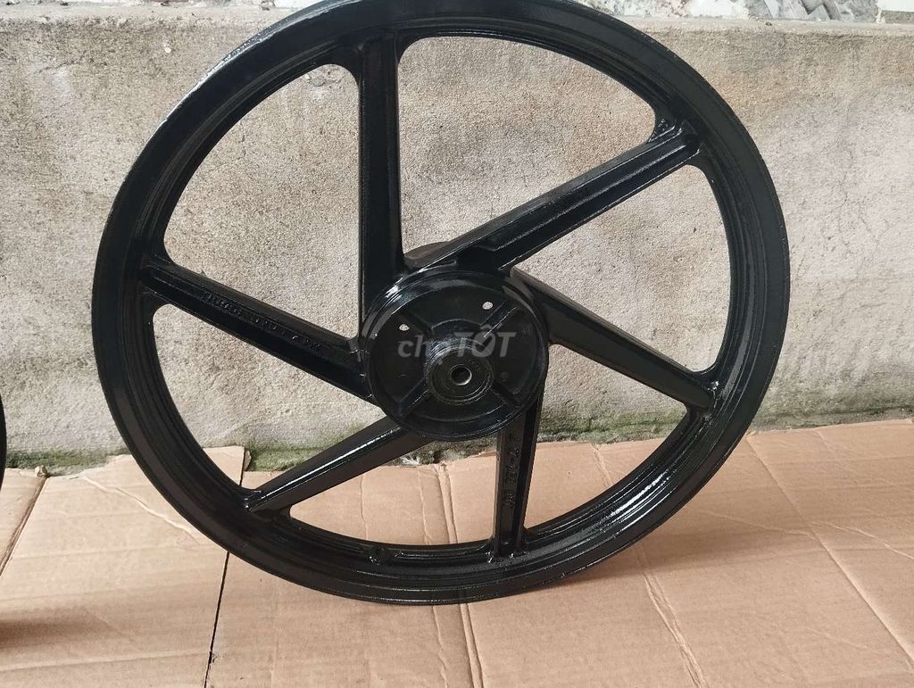 Mâm SYM 6 cây. Mua bán Phụ tùng xe tại Thành phố Trà Vinh Trà Vinh được đăng bởi Kha hình 1