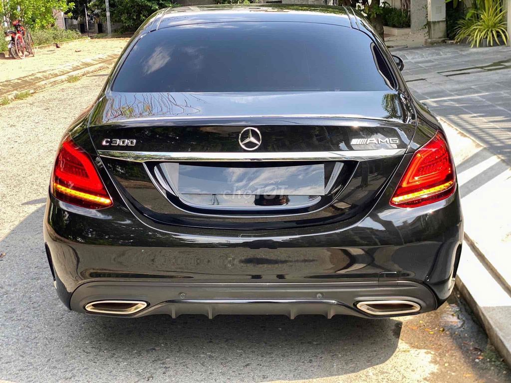 Mercedes-Benz C300 AMG 2019 Model 2020 Đen. Mua bán Ô tô tại Quận 7 Tp Hồ Chí Minh được đăng bởi Hoàng Anh Tuấn hình 4