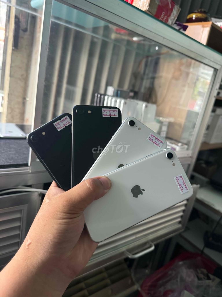 iPhone SE2020 64Full zjn. Mua bán Điện thoại tại Thị xã Bến Cát Bình Dương được đăng bởi hùng phạm HP hình 1