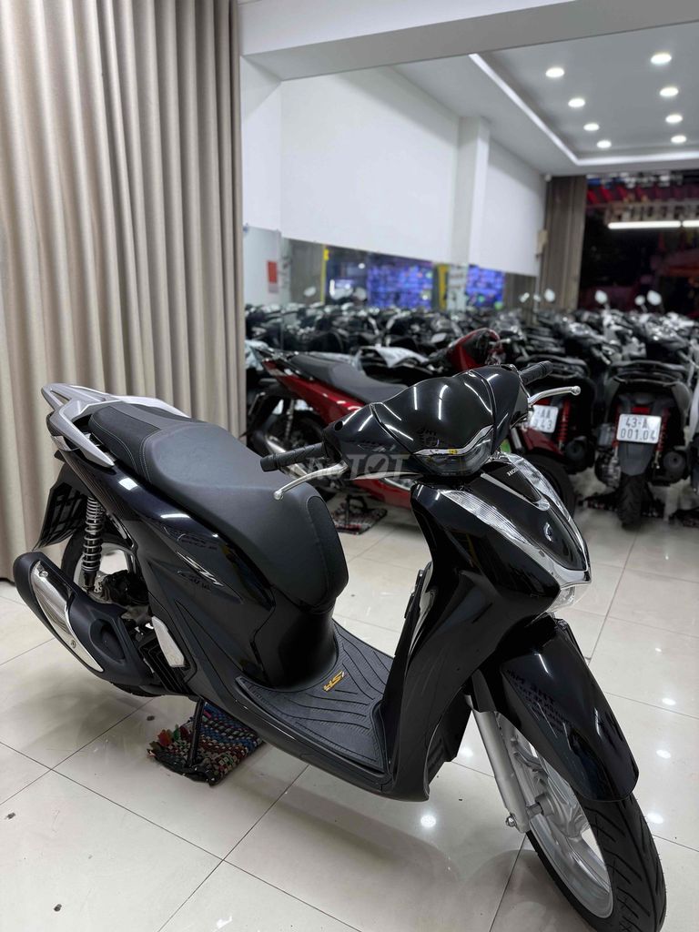Honda SH 125 2024 Đen. Mua bán Xe máy tại Quận Thanh Khê Đà Nẵng được đăng bởi THẾ MẪN CHUYÊN XE LƯỚT CÓ BÁN TRẢ GÓP  hình 3