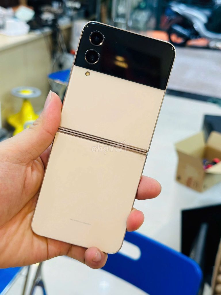 Samsung Z Flip 4 128GB  Chính hãng Việt Nam. Mua bán Điện thoại tại Quận Đống Đa Hà Nội được đăng bởi Nguyễn Thu hình 1
