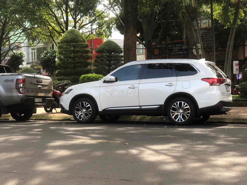 Cần bán Outlander 2019 - CVT xe gia đình. Mua bán Ô tô tại Thành phố Buôn Ma Thuột Đắk Lắk được đăng bởi mr Hà hình 1