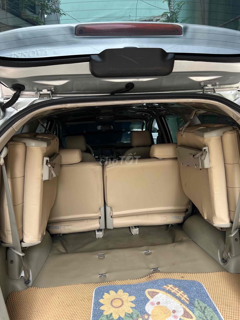 Toyota Innova 2015, механика, серебристый