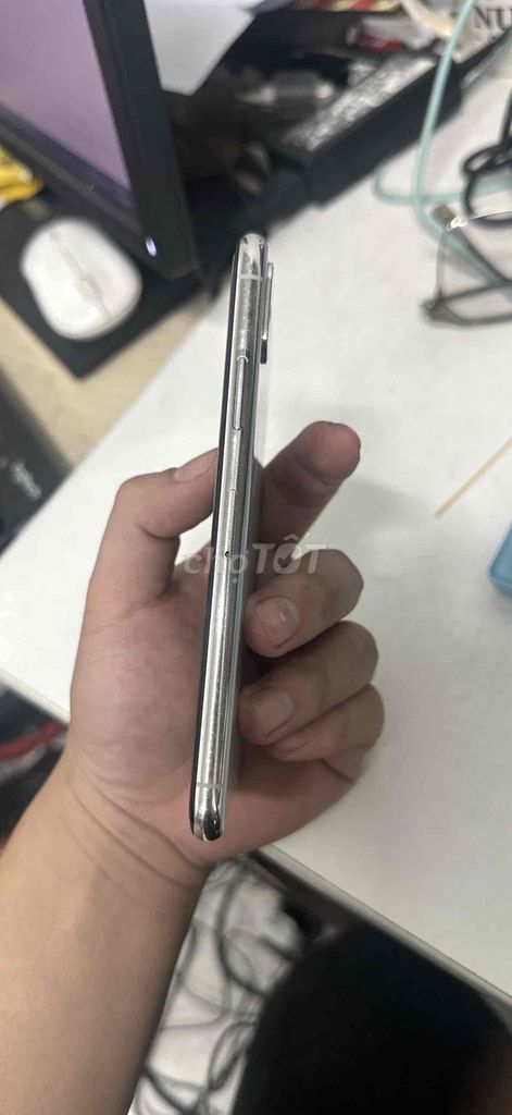 Apple iPhone X 64GB Bạc. Mua bán Điện thoại tại Thị xã Tân Uyên Bình Dương được đăng bởi Thanh Hoài hình 1