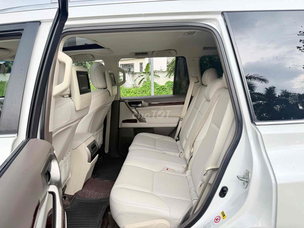 Lexus GX 460 up full model 2020 siêu mới rất đẹp. Mua bán Ô tô tại Thành phố Thủ Dầu Một Bình Dương được đăng bởi Dương Tuấn Anh hình 10