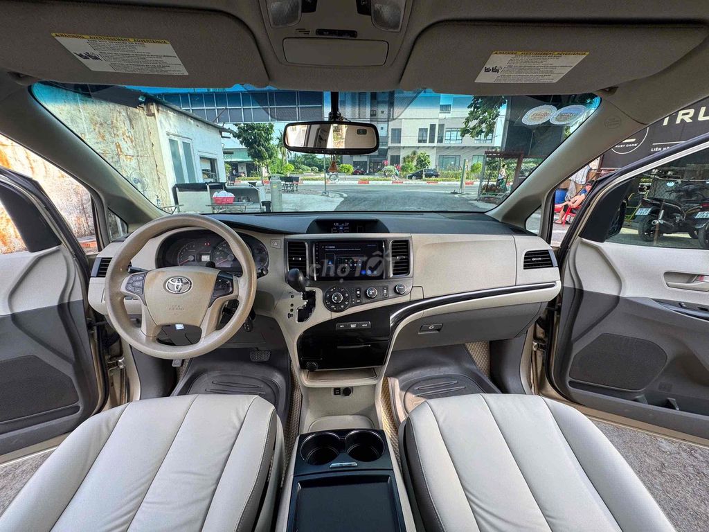 Toyota Sienna 2010 - 88000 km. Mua bán Ô tô tại Thành phố Thủ Đức Tp Hồ Chí Minh được đăng bởi Oanh Toyota hình 5