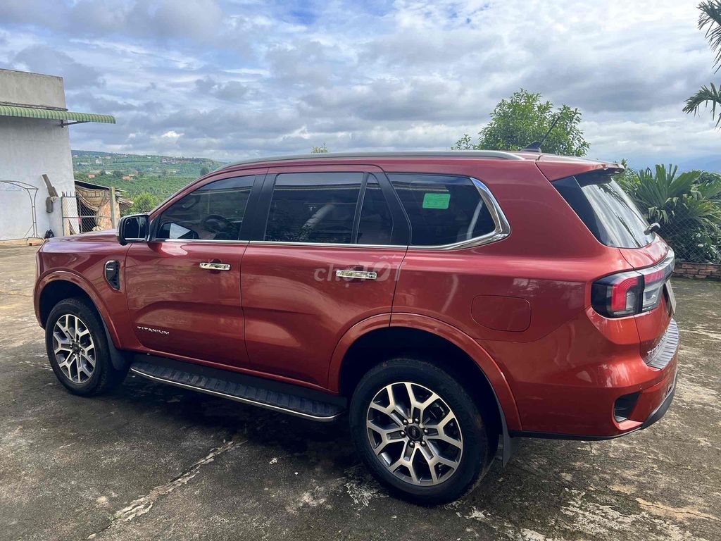 Ford Everest 2023 Titanium 2.0L 4x2 AT - 15000 km. Mua bán Ô tô tại Huyện Đức Trọng Lâm Đồng được đăng bởi Nguyễn Hường hình 5