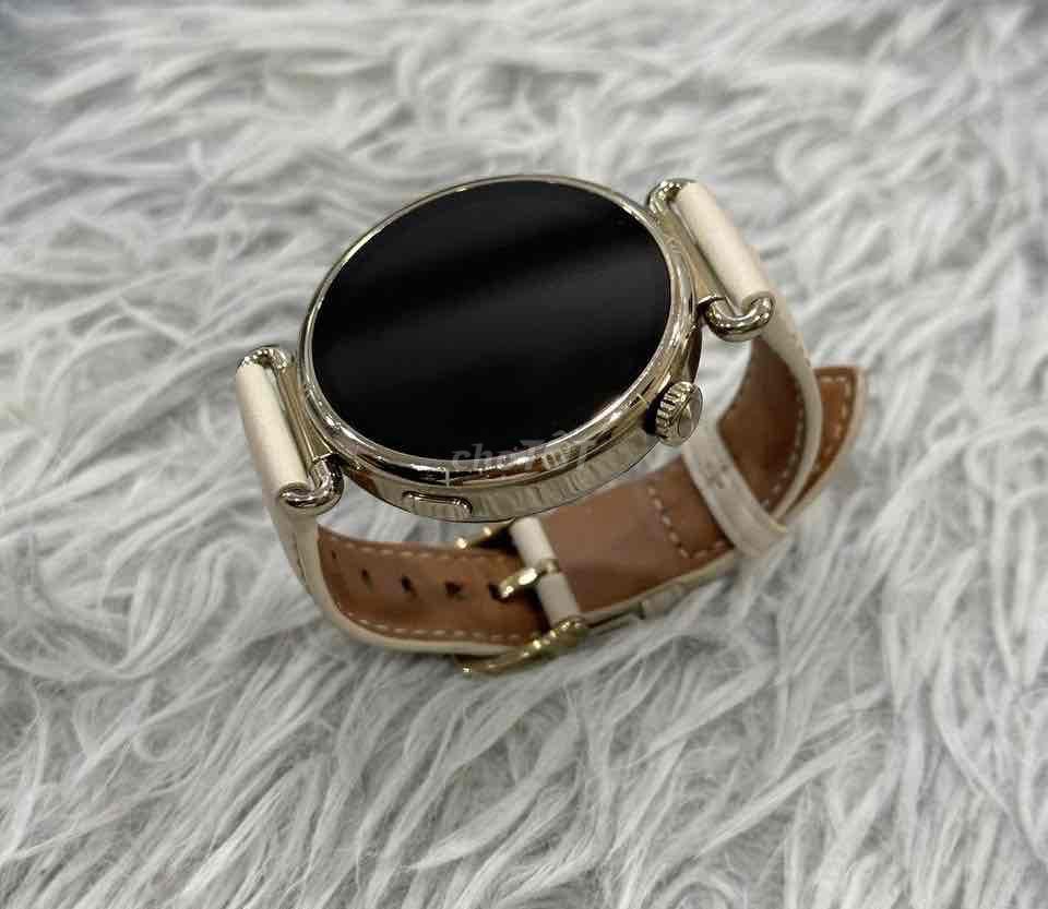 Huawei Watch GT6 Vàng đẹp 98%. Mua bán Thiết bị đeo thông minh tại Quận 5 Tp Hồ Chí Minh được đăng bởi Phan Thế Phong  hình 1