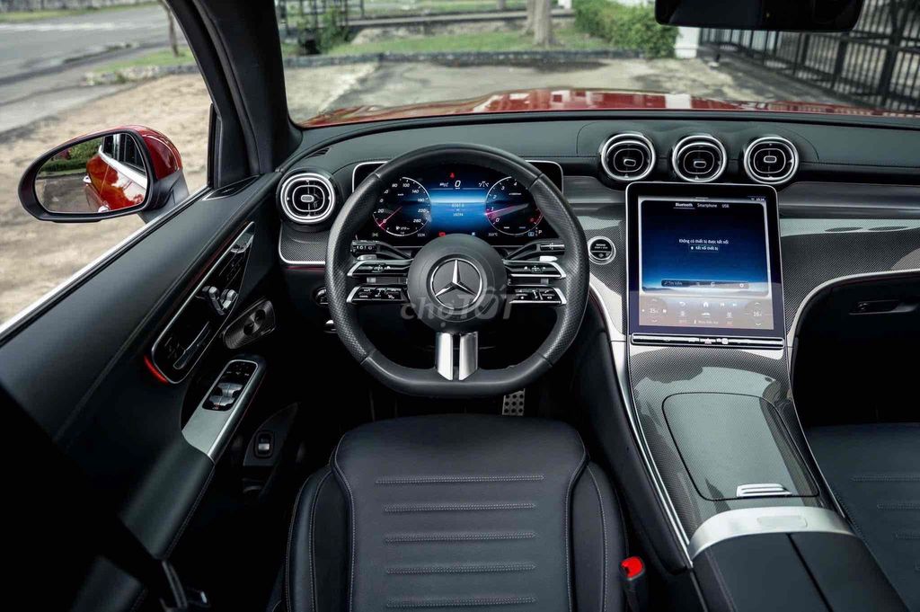 GLC300 4Matic All New - 9000 km - 2tỷ2 là LẤY. Mua bán Ô tô tại Quận 1 Tp Hồ Chí Minh được đăng bởi Lưu Thế Hoàng hình 6