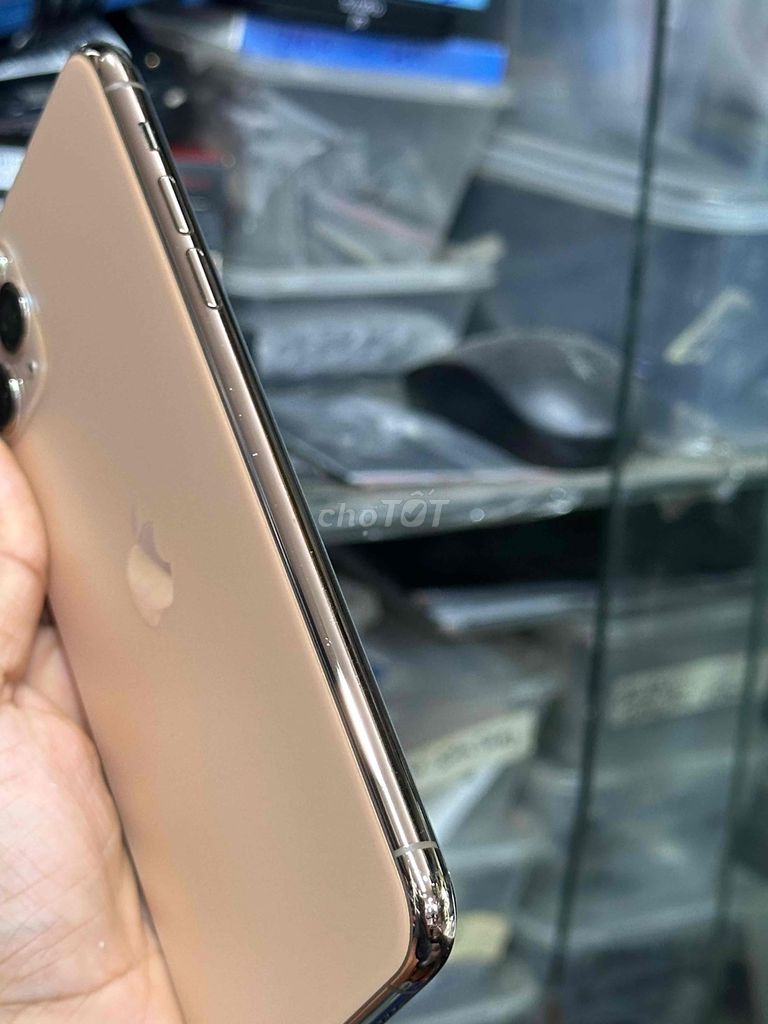 iPhone 11 Pro Max 512GB Vàng. Mua bán Điện thoại tại Quận Đống Đa Hà Nội được đăng bởi Hai hình 3