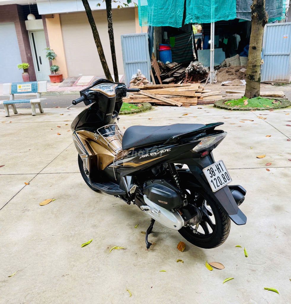 Honda Airblade 125 2014 nguyên bản. Mua bán Xe máy tại Quận Bắc Từ Liêm Hà Nội được đăng bởi XE MÁY ÁNH QUÂN hình 4