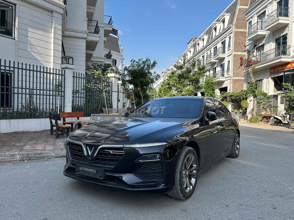 VinFast Lux A2.0 2022 A2.0 Tiêu chuẩn - 27000 km