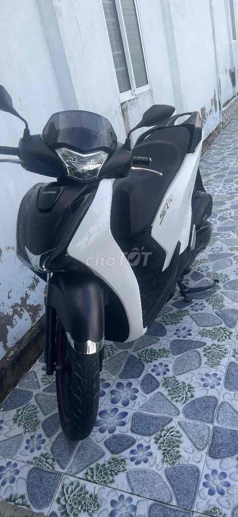 Honda SH Trắng đen ABS Mướt Đẹp. Mua bán Xe máy tại Huyện Thạnh Trị Sóc Trăng được đăng bởi Hà Minh Nguyệt hình 2