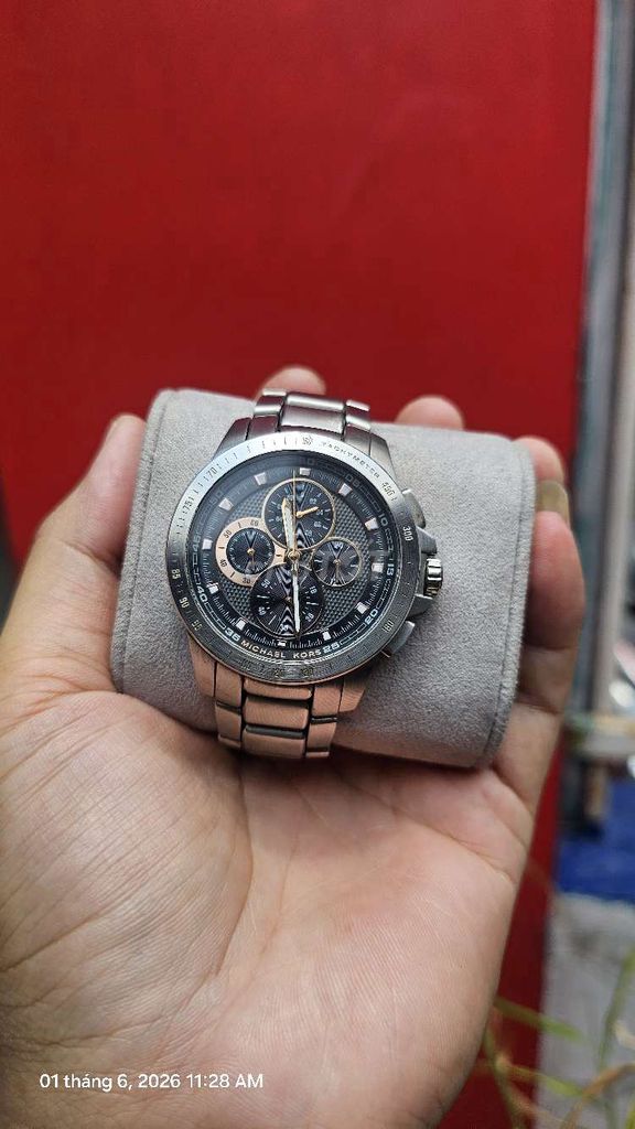 Đồng hồ Michael Kors nam kim loại bạc. Mua bán Đồng hồ tại Quận Đống Đa Hà Nội được đăng bởi Mai Hữu Hoàng hình 1