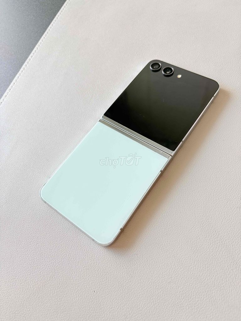 Samsung Z Flip5 8/256GB 2Sim  Xanh nhạt. Mua bán Điện thoại tại Quận Ninh Kiều Cần Thơ được đăng bởi dienthoaidao hình 1