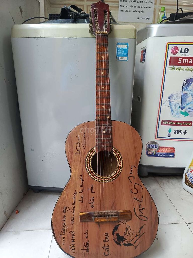 Đàn guitar. Mua bán Nhạc cụ tại Quận 4 Tp Hồ Chí Minh được đăng bởi nguyễn an hình 1