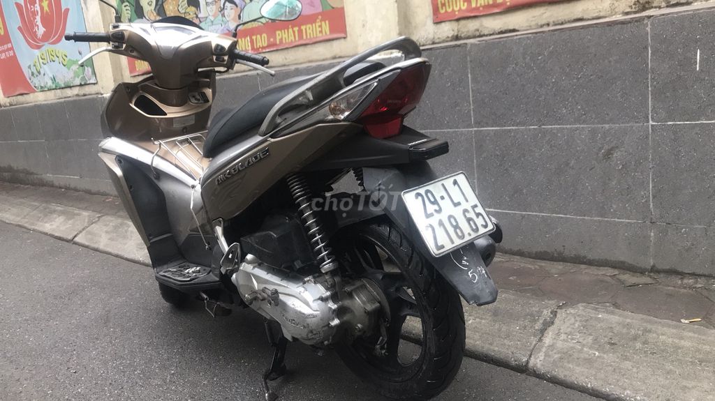 Honda Air Blade Nâu bạc. Mua bán Xe máy tại Quận Thanh Xuân Hà Nội được đăng bởi Nguyễn Anh Dương hình 5