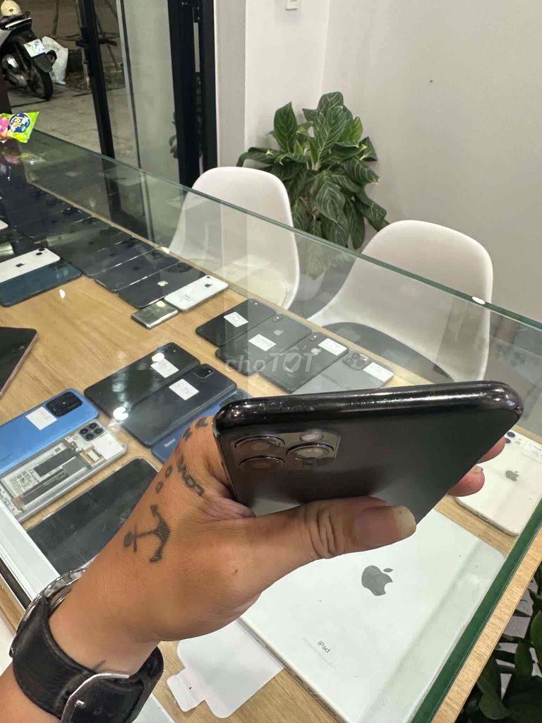 Apple iPhone 11 Pro Max 64GB Xám. Mua bán Điện thoại tại Thành phố Huế Thừa Thiên Huế được đăng bởi Pan Phone hình 1