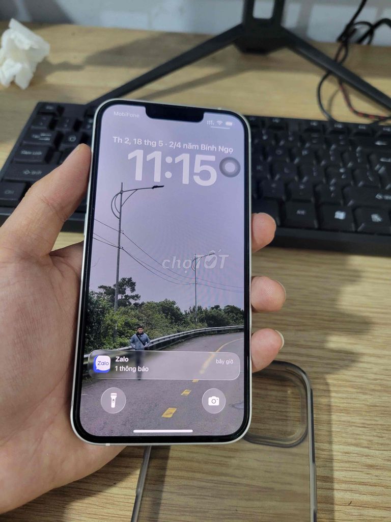 Apple iPhone 13 128GB Trắng VN/A. Mua bán Điện thoại tại Quận Cẩm Lệ Đà Nẵng được đăng bởi Tư Đỗ hình 1