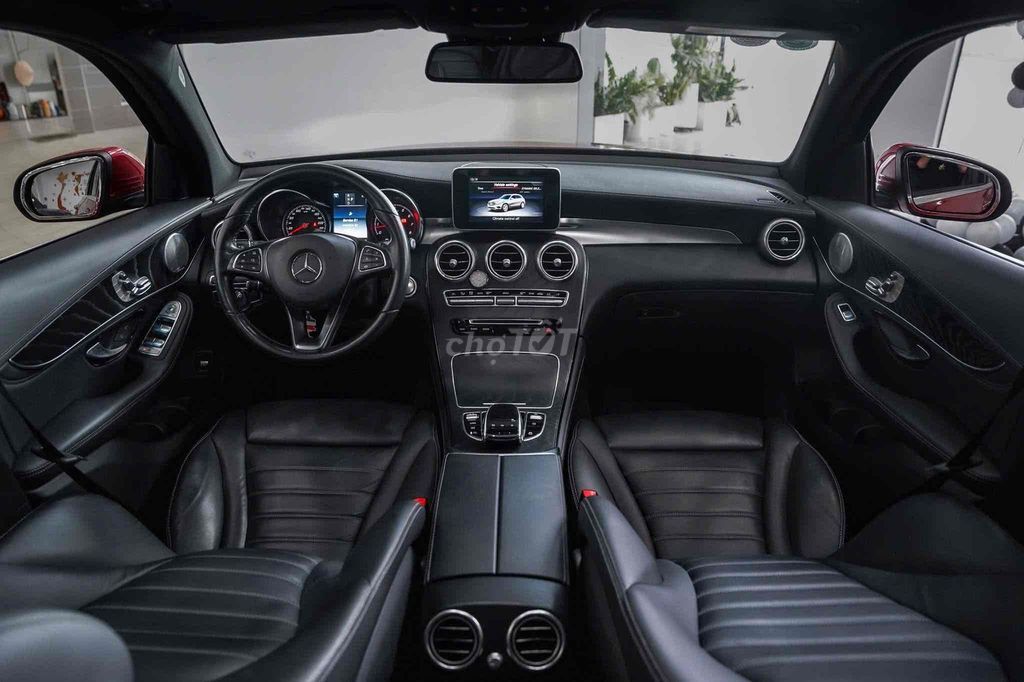 🔺𝐌𝐄𝐑𝐂𝐄𝐃𝐄𝐒-𝐁𝐄𝐍𝐙 GLC300 4MATIC MODEL 2020. Mua bán Ô tô tại Quận 7 Tp Hồ Chí Minh được đăng bởi GoodCar hình 5