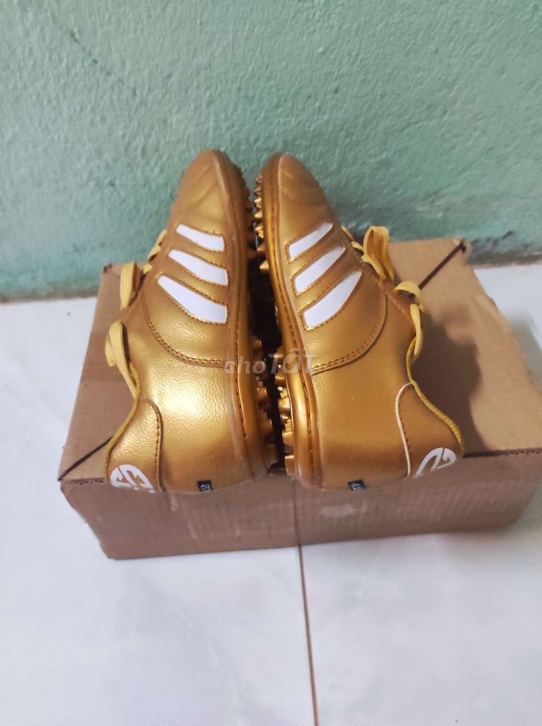 Giày đá bóng CT3 ZIDANE Nam size 42 Mới 100%. Mua bán Đồ thể thao, Dã ngoại tại Huyện Bình Tân Vĩnh Long được đăng bởi Duy Nguyễn hình 1