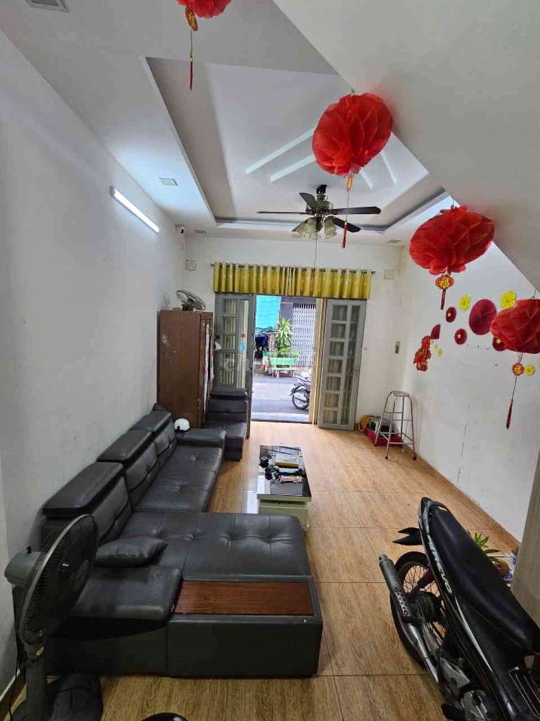 nhà tỉnh lộ 10 , cầu tân tạo 56m2, hoàn công đủ ,hơn 3ty thương lượng