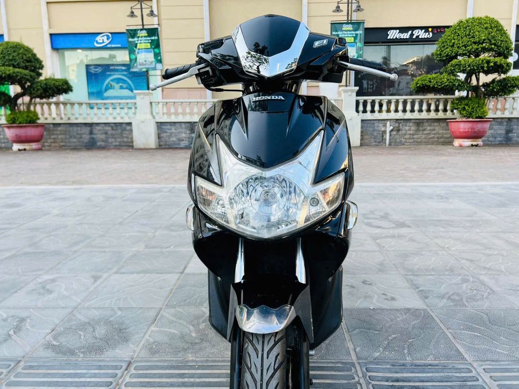 HONDA AIRBLADE 110FI ĐEN CHÍNH CHỦ BIỂN 30. Mua bán Xe máy tại Quận Nam Từ Liêm Hà Nội được đăng bởi MAI HÒA hình 1