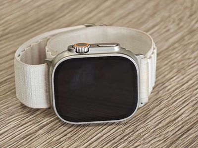 Watch Ultra 2 Titan tự nhiên dây Alpine màu kem