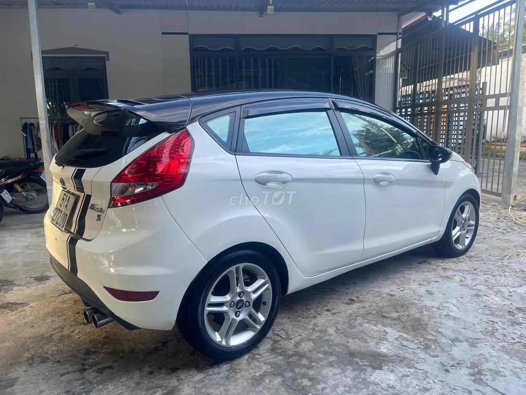 Ford Fiesta 2011 1.6 AT Hatchback - 95000 km. Mua bán Ô tô tại Quận Thốt Nốt Cần Thơ được đăng bởi aha hình 4