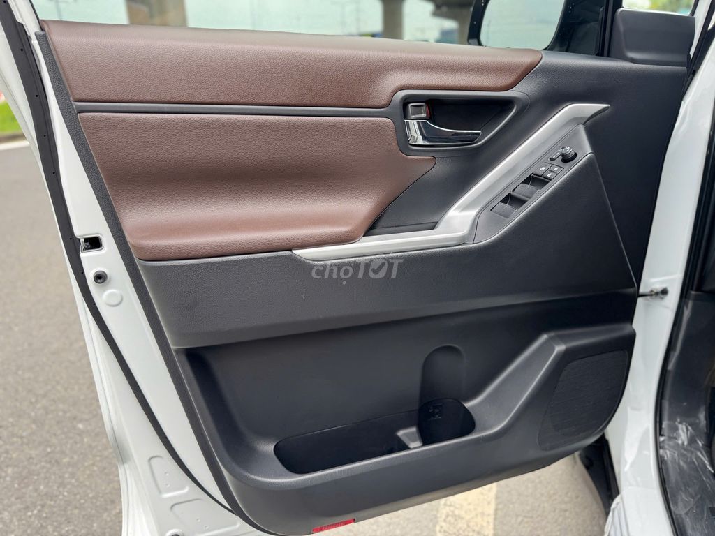 Innova Cross 2025 - Siu Cọp 1.000 km. Mua bán Ô tô tại Quận Phú Nhuận Tp Hồ Chí Minh được đăng bởi Vũ Phong Toyota Sure Xe Cũ Chính Hãng hình 14