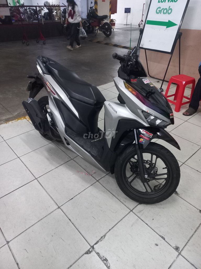 Vario 150 bạc tem đỏ 2021. Mua bán Xe máy tại Quận 1 Tp Hồ Chí Minh được đăng bởi malik zayn hình 1