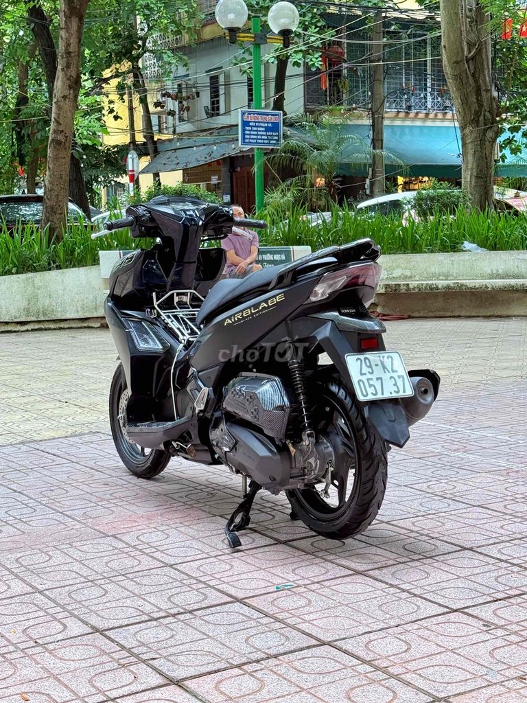 Honda Air Blade 125 4 клапана 2023 Черный Спецверсия 29K2